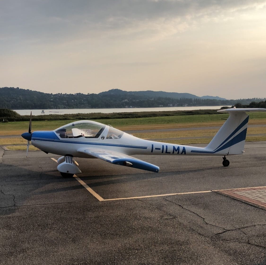 Motoaliante: Hoffmann Dimona H36 I-ILMA • ACAO - Aero Club Adele Orsi