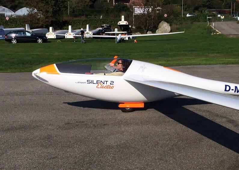 Il Silent 2 Electro è passato da Calcinate! • ACAO Aero Club Adele Orsi