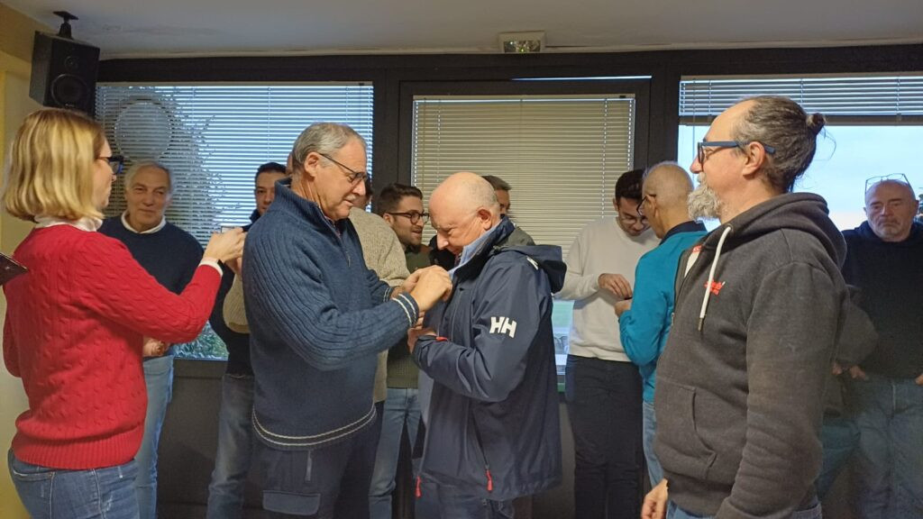 3c82d823 8aff 4bea a9a1 fa102a212db3